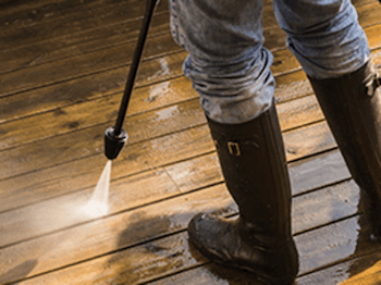 Astuces pour nettoyer sa terrasse