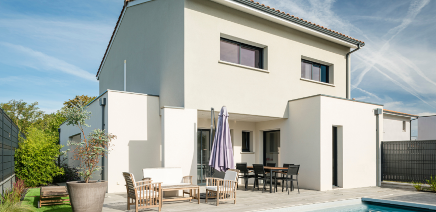 agencer l'espace extérieur d'une maison à étage