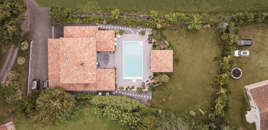 maison en U vue du ciel