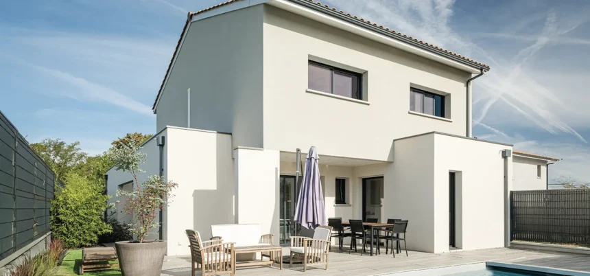 Maison moderne avec étage