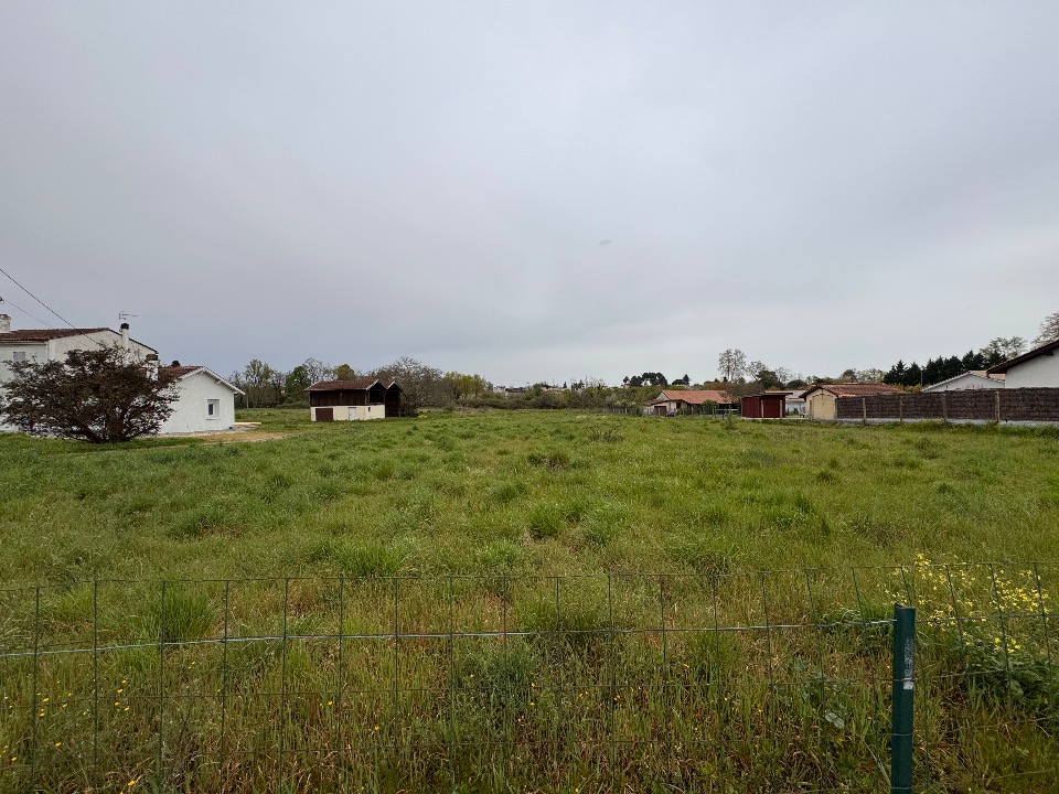 Terrain à bâtir à Cadaujac (33140)