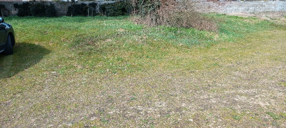 Terrain à bâtir à Lagorce (33230)