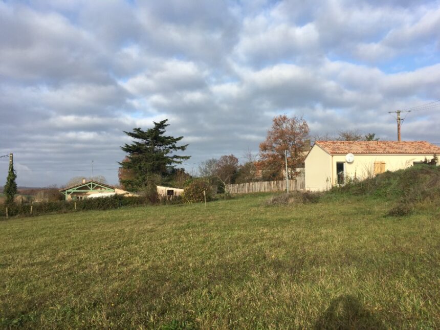 Terrain à bâtir à Saint-Germain-du-Puch (33750)