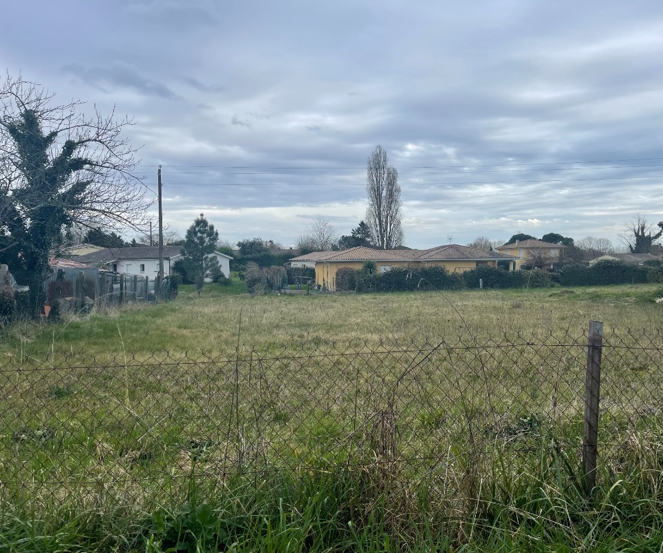 Terrain à bâtir à Saint-Maixant (33490)