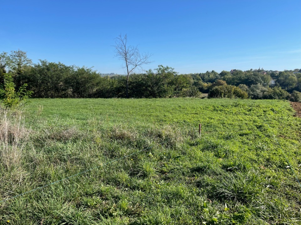 Terrain à bâtir à Auros (33124)