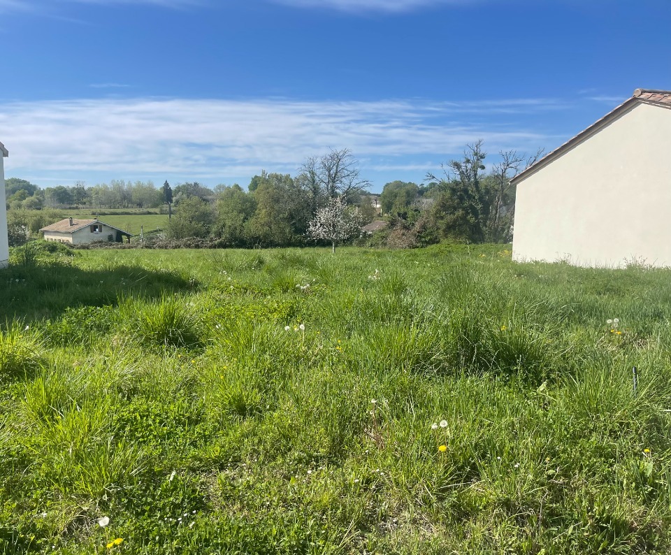 Terrain à bâtir à Soulignac (33760)