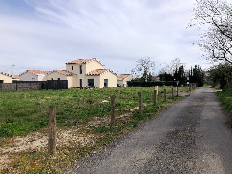 Terrain à bâtir à Vayres (33870)