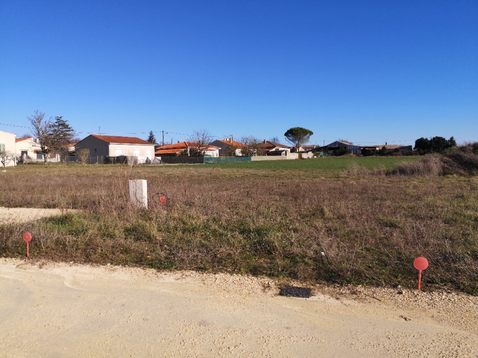 Terrain à bâtir à Semussac (17120)