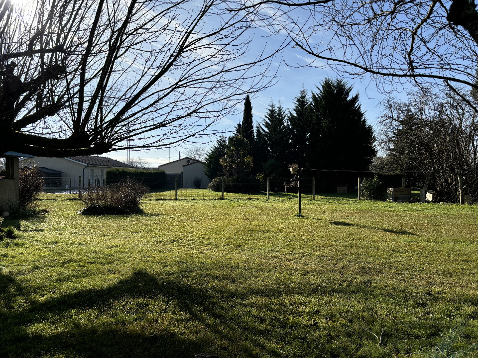 Terrain à bâtir à Cissac-Médoc (33250)