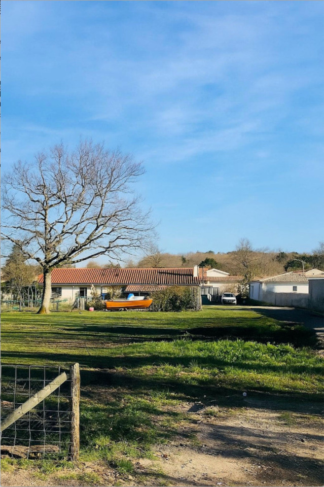Terrain à bâtir à Lesparre-Médoc (33340)