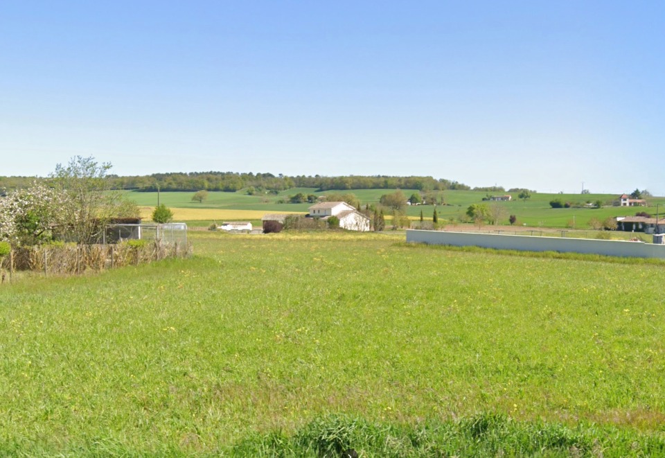 Terrain à bâtir à Fonroque (24500)