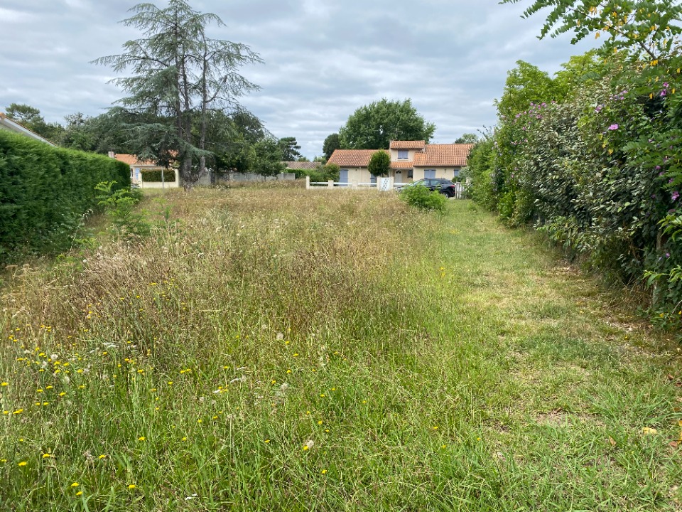 Terrain à bâtir à Camblanes-et-Meynac (33360)