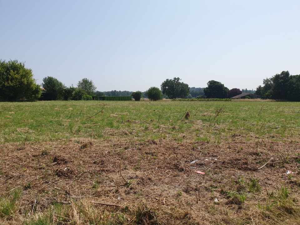 Terrain à bâtir à La Lande-de-Fronsac (33240)