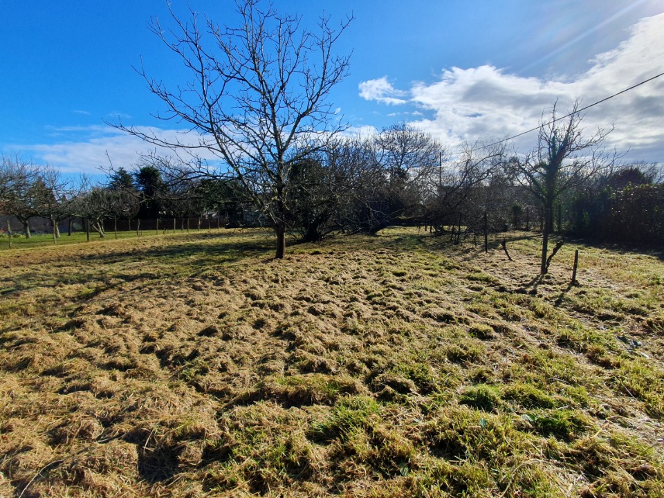 Terrain à bâtir à Salignac (33240)