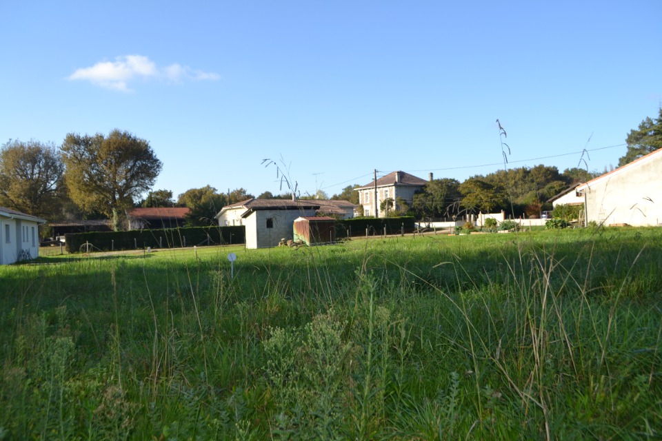 Terrain à bâtir à Salles (33770)