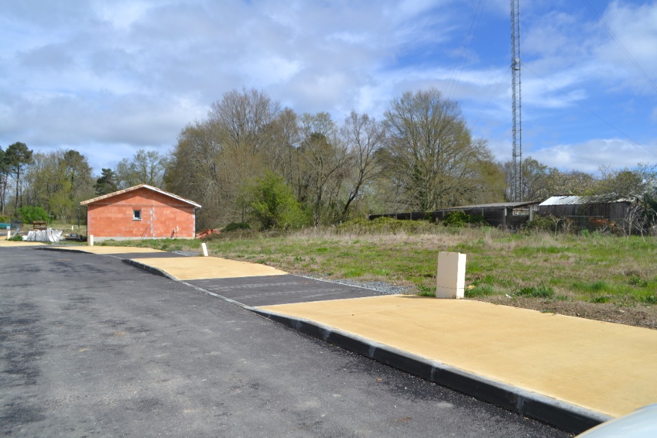 Terrain à bâtir à Belin-Béliet (33830)