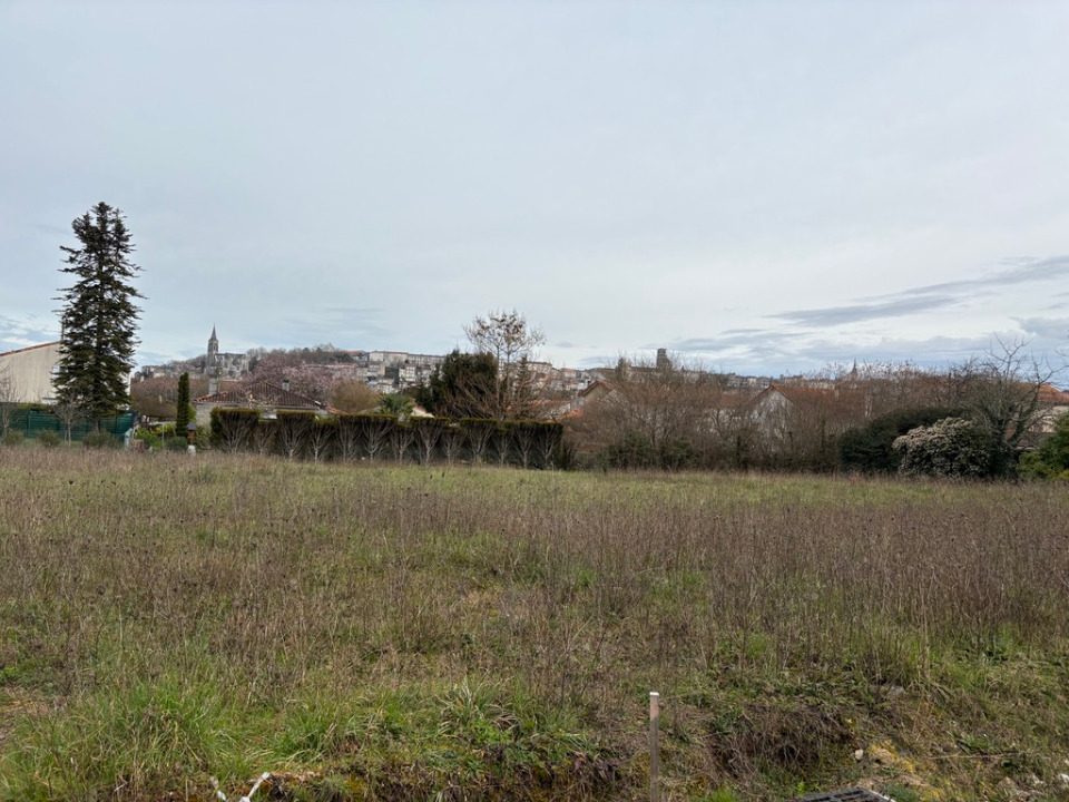 Terrain à bâtir à Angoulême (16000)