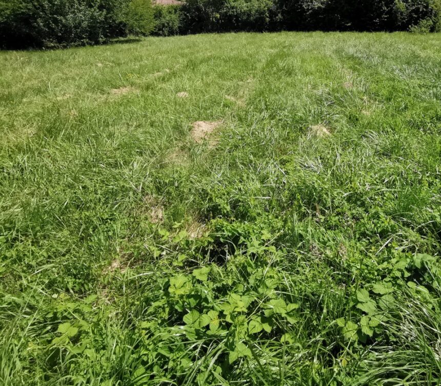 Terrain à bâtir à Atur (24750)