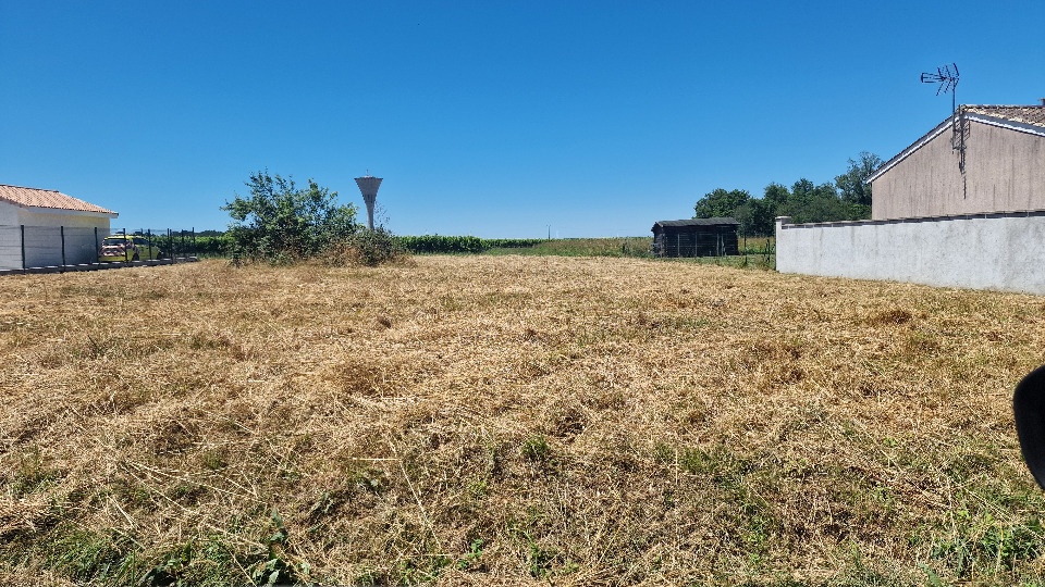 Terrain à bâtir à Reignac (33860)