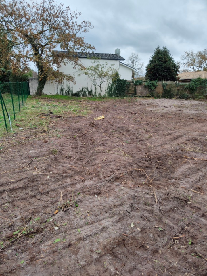Terrain à bâtir à Belin-Béliet (33830)