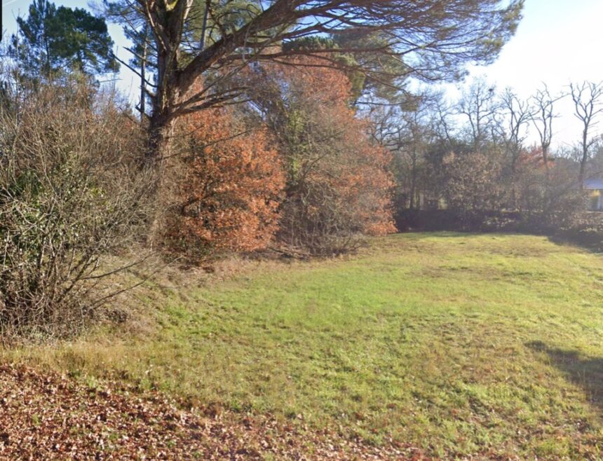Terrain à bâtir à Vayres (33870)