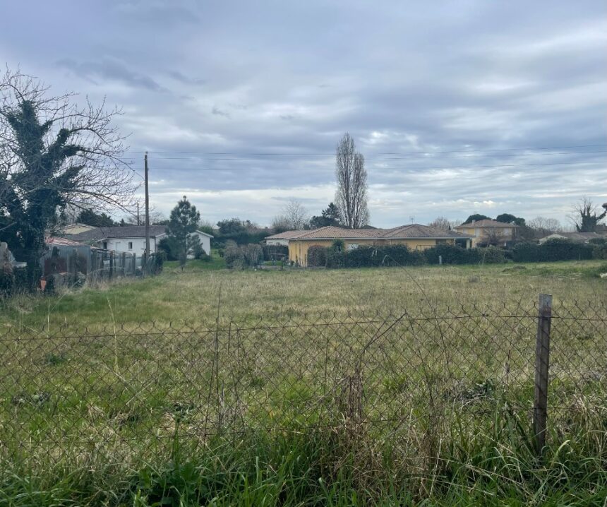 Terrain à bâtir à Saint-Maixant (33490)