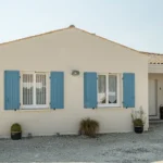 Maison lumière en bord de mer