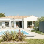 Maison lumière en bord de mer