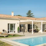Maison en L avec piscine