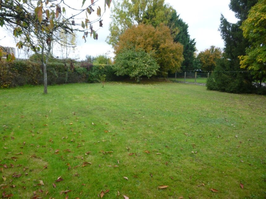 Terrain à bâtir à Saint-Seurin-sur-l’Isle (33660)