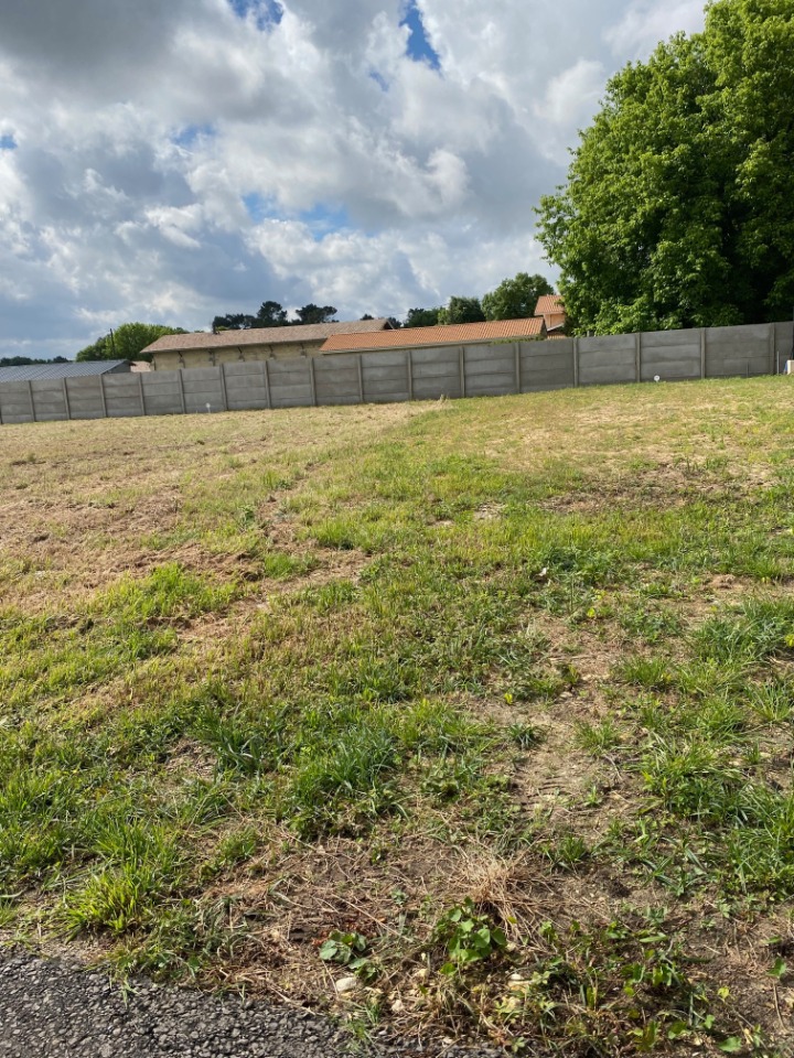 Terrain à bâtir à Le Taillan-Médoc (33320)