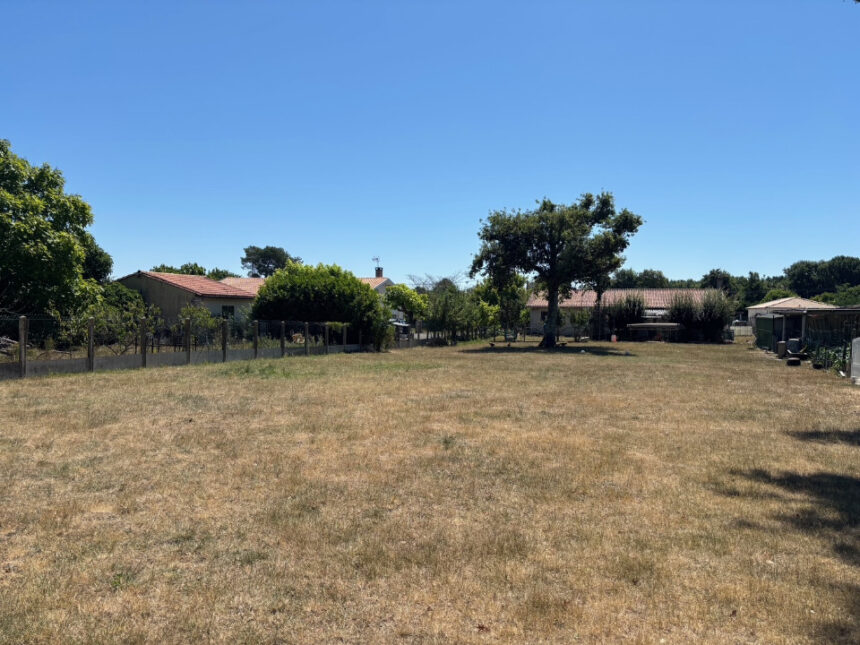 Terrain à bâtir à Lesparre-Médoc (33340)