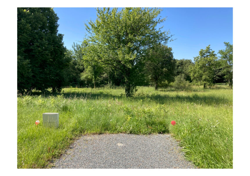 Terrain à bâtir à Saint-Vaize (17100)