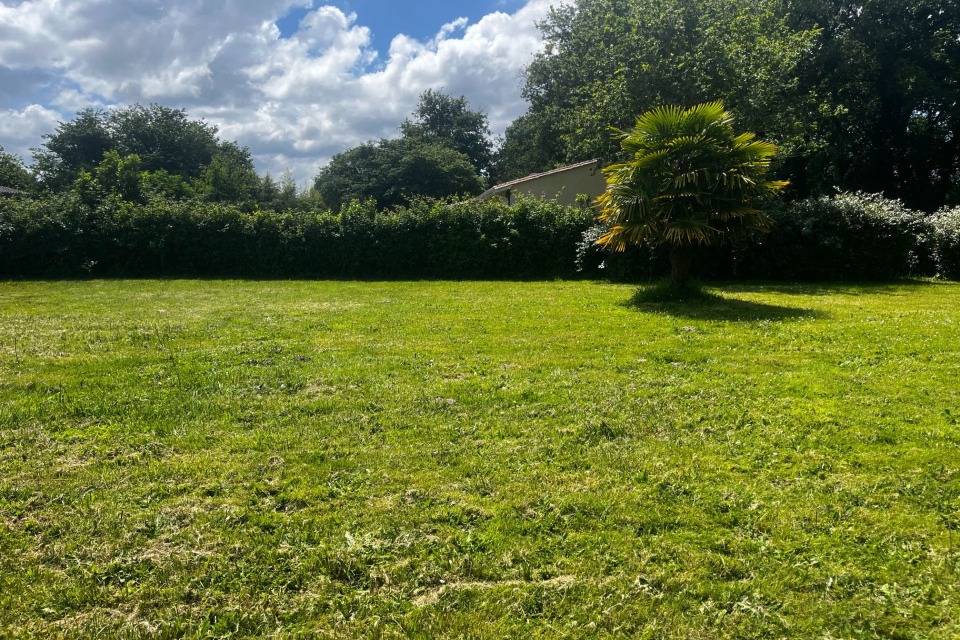 Terrain à bâtir à Saint-Vivien-de-Médoc (33590)