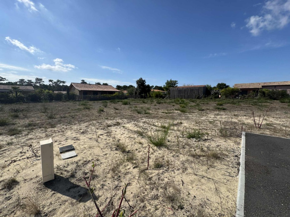 Terrain à bâtir à Vensac (33590)