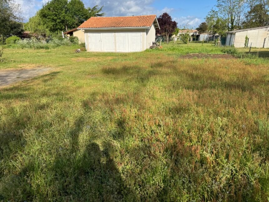 Terrain à bâtir à Lesparre-Médoc (33340)