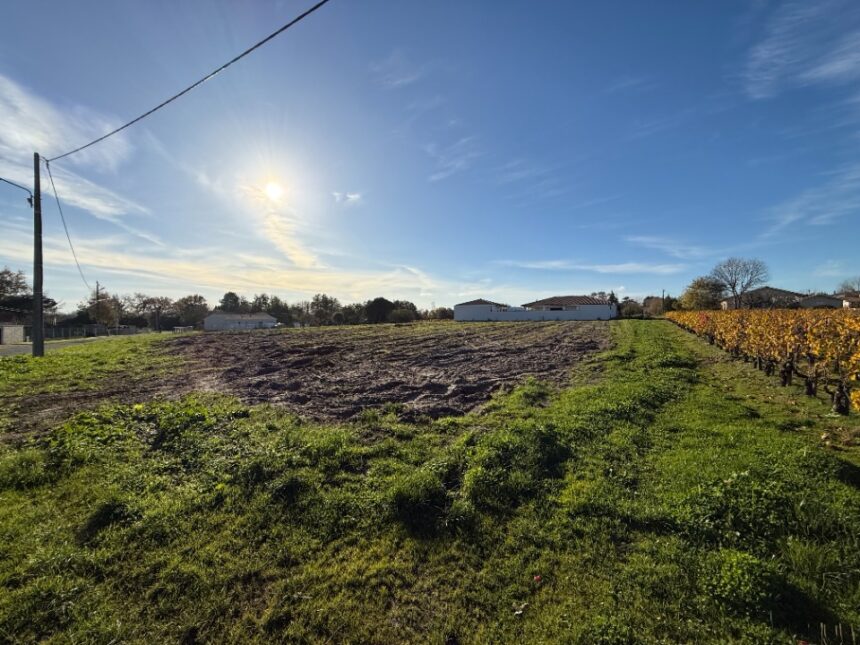 Terrain à bâtir à Cussac-Fort-Médoc (33460)