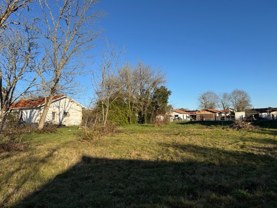 Terrain à bâtir à Podensac (33720)