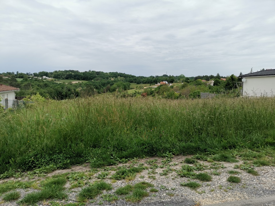 Terrain à bâtir à Agonac (24460)