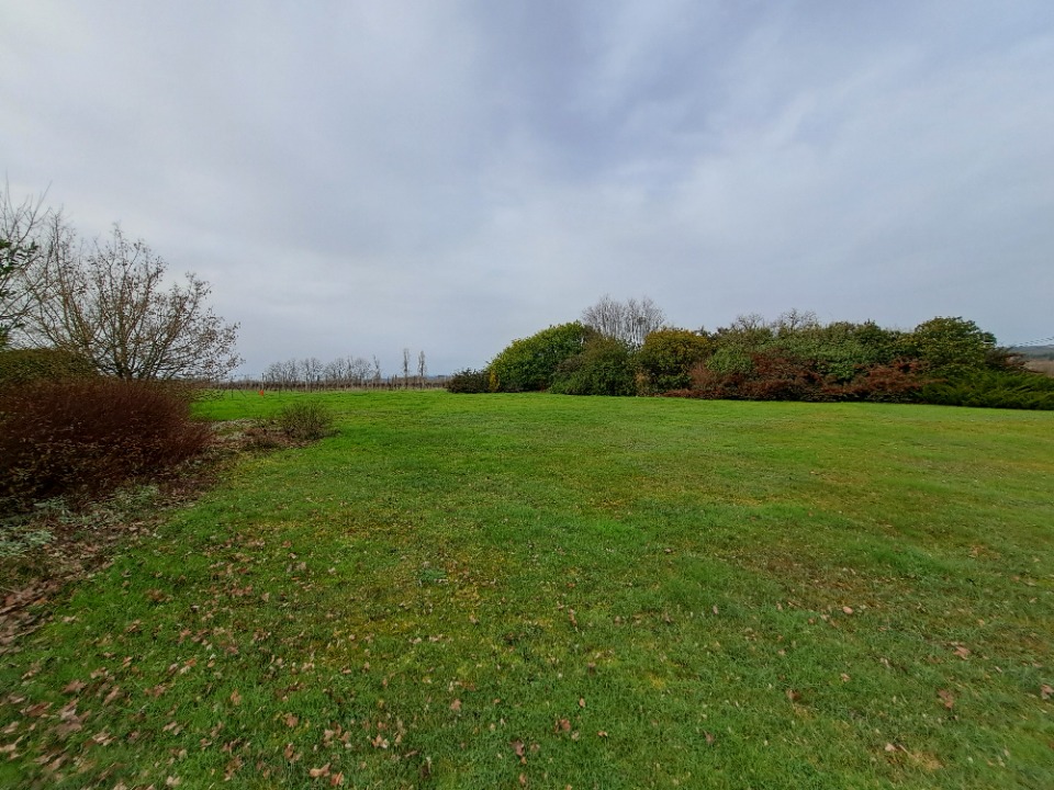 Terrain à bâtir à Sainte-Foy-la-Grande (33220)