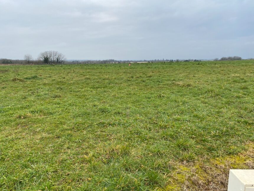 Terrain à bâtir à Le Mung (17350)