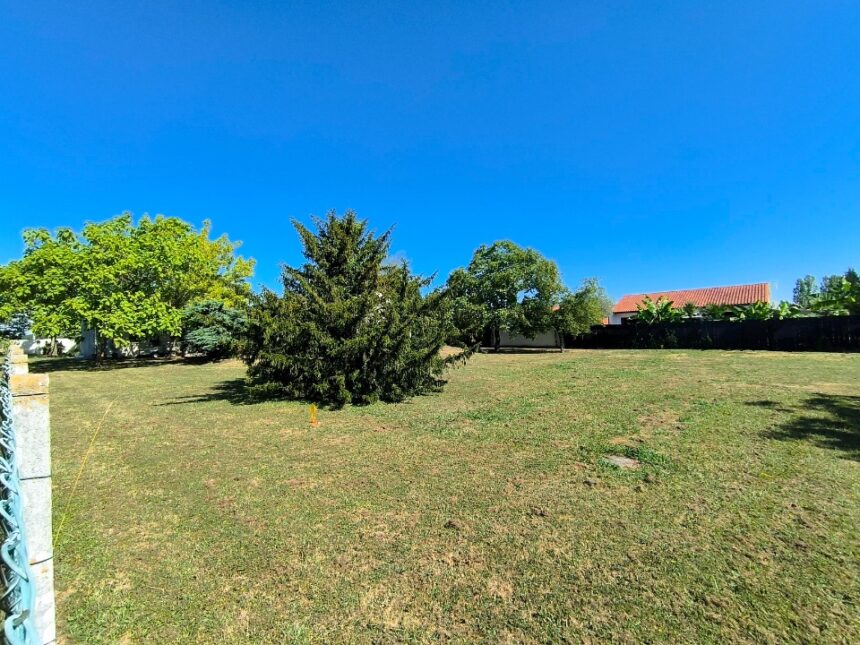 Terrain à bâtir à Saint-Loubès (33450)