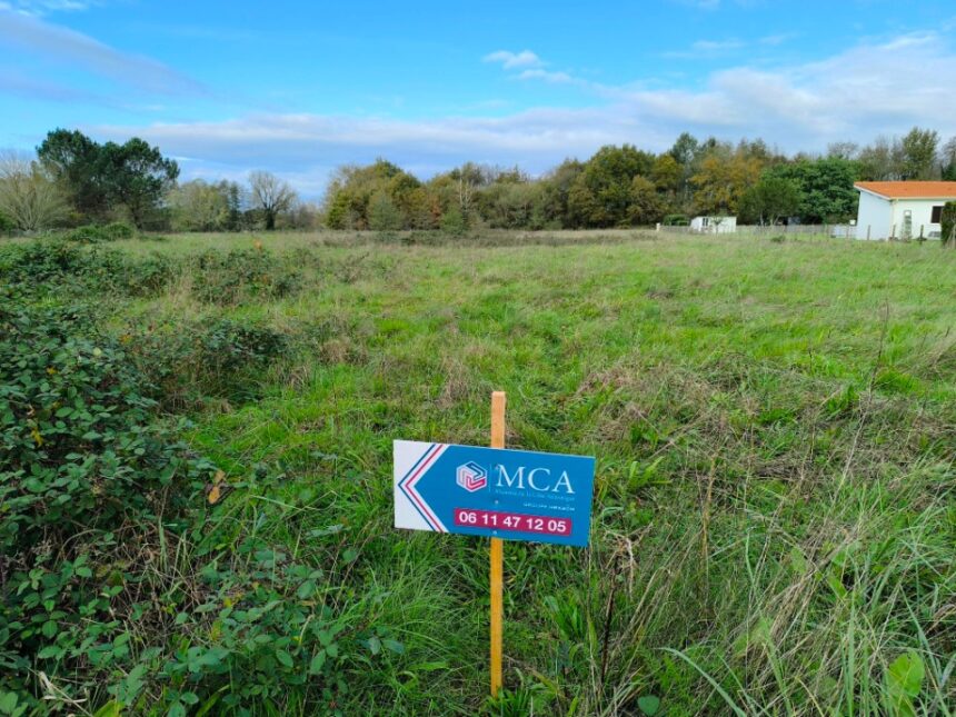 Terrain à bâtir à Bussac-Forêt (17210)