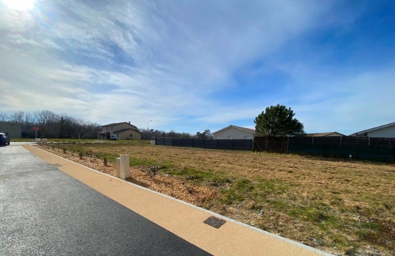 Terrain à bâtir à Madirac (33670)