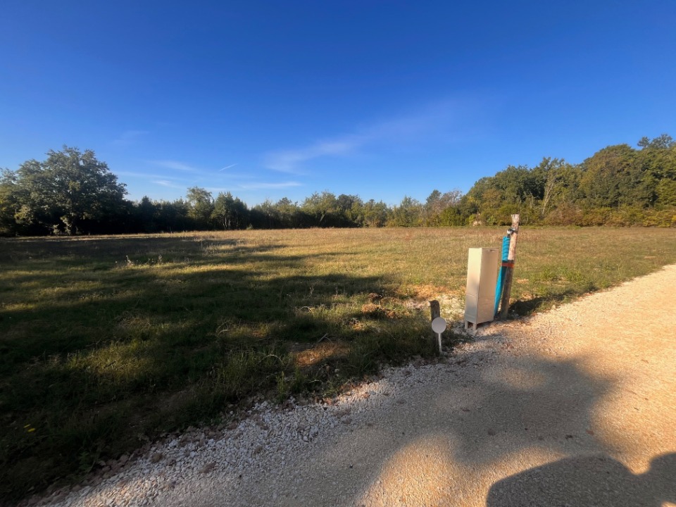 Terrain à bâtir à Baurech (33880)