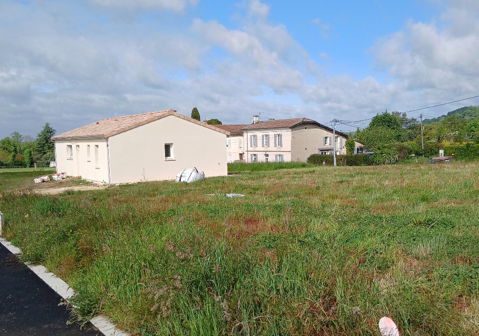 Terrain à bâtir à Saint-Macaire (33490)