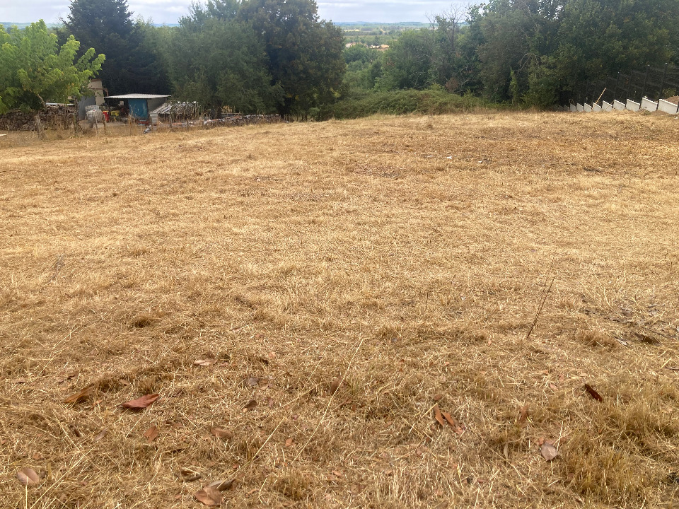 Terrain à bâtir à La Roche-Chalais (24490)