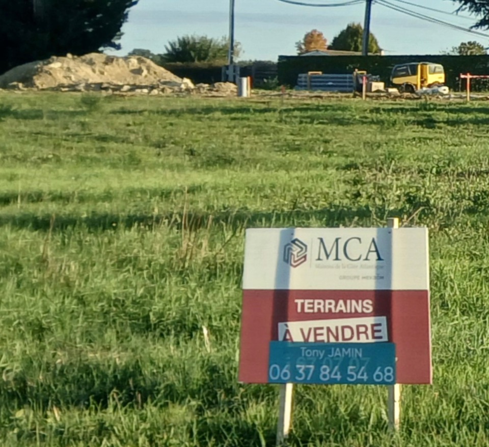 Terrain à bâtir à Saint-Quentin-de-Baron (33750)