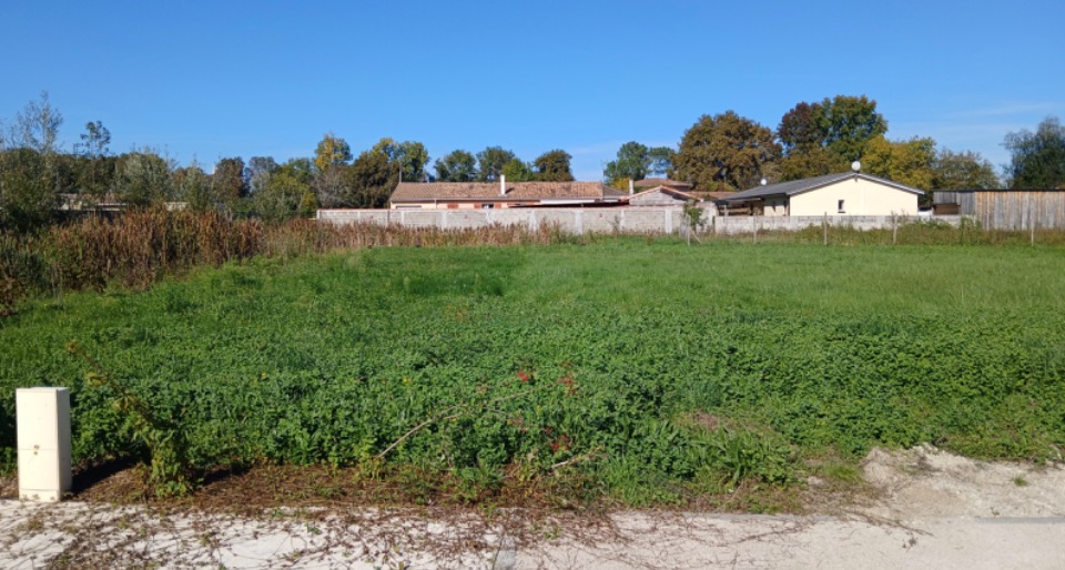 Terrain à bâtir à Saint-Laurent-Médoc (33112)