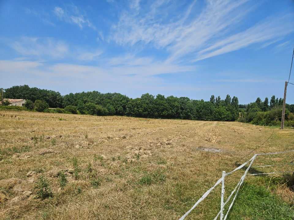 Terrain à bâtir à Fougueyrolles (33220)